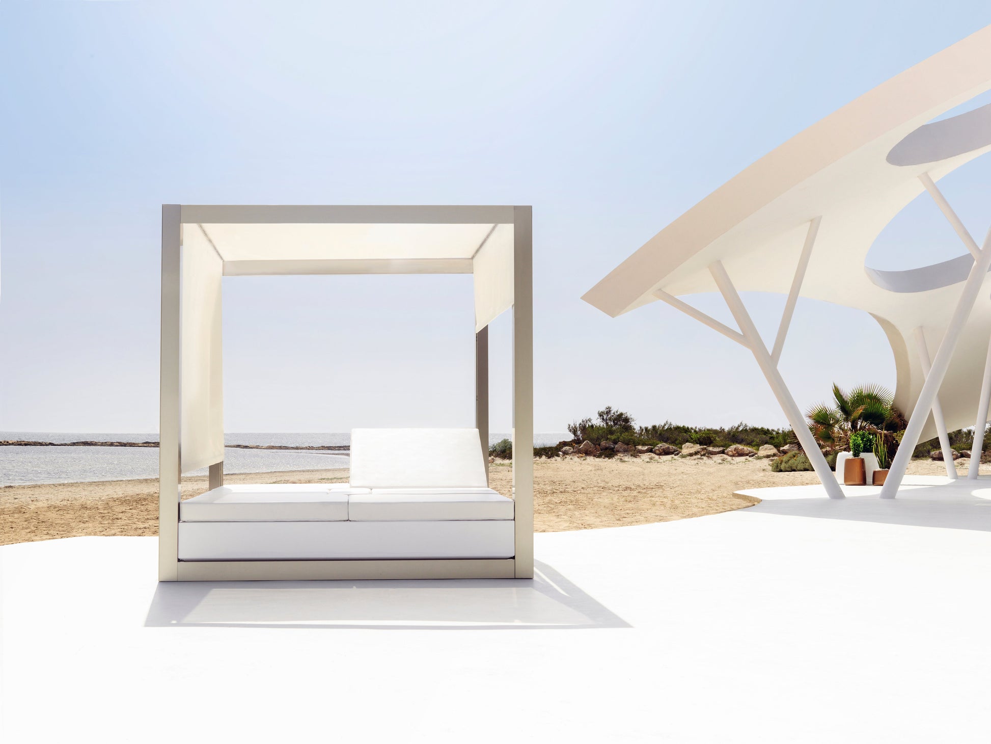 Vela Blind Canopy-Contract Furniture Store for hospitality, leisure & commercial projects