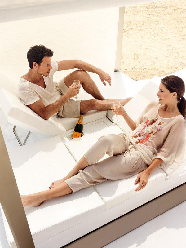 Vela Blind Canopy-Contract Furniture Store for hospitality, leisure & commercial projects