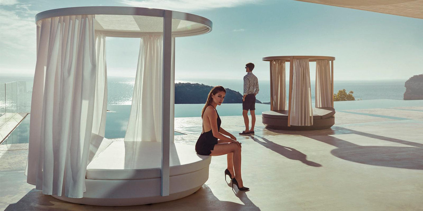 Vela Round Canopy