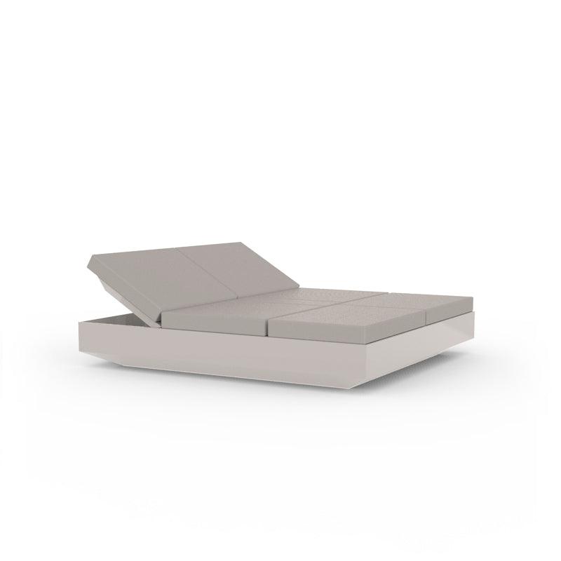 Vela Square Daybed-Contract Furniture Store for hospitality, leisure & commercial projects