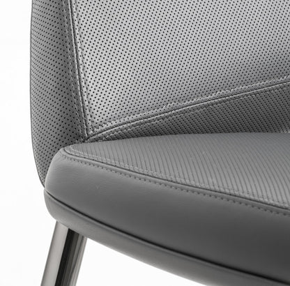 Vic 646 Armchair