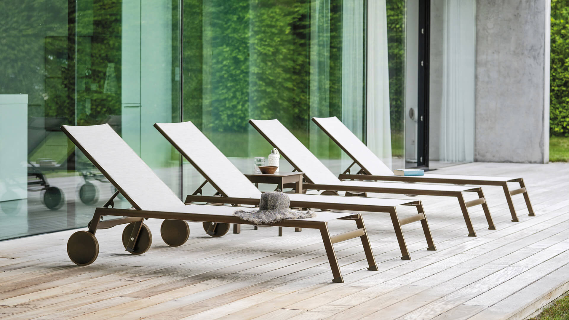 Victor 2822T Sunbed-Contract Furniture Store for hospitality, leisure & commercial projects