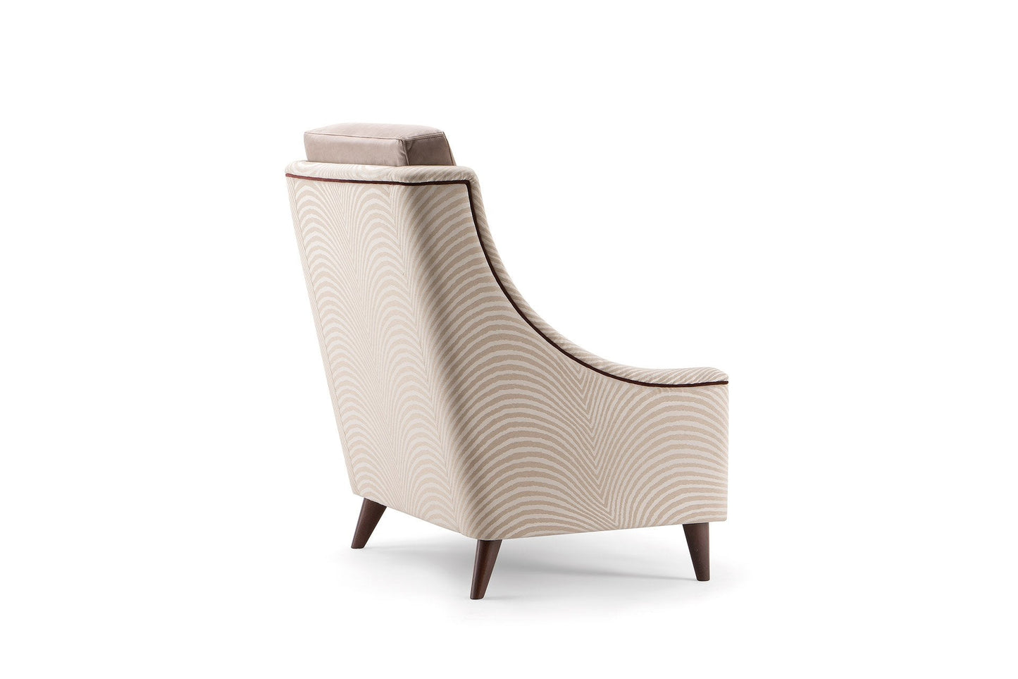 Victoria 019 P Lounge Chair