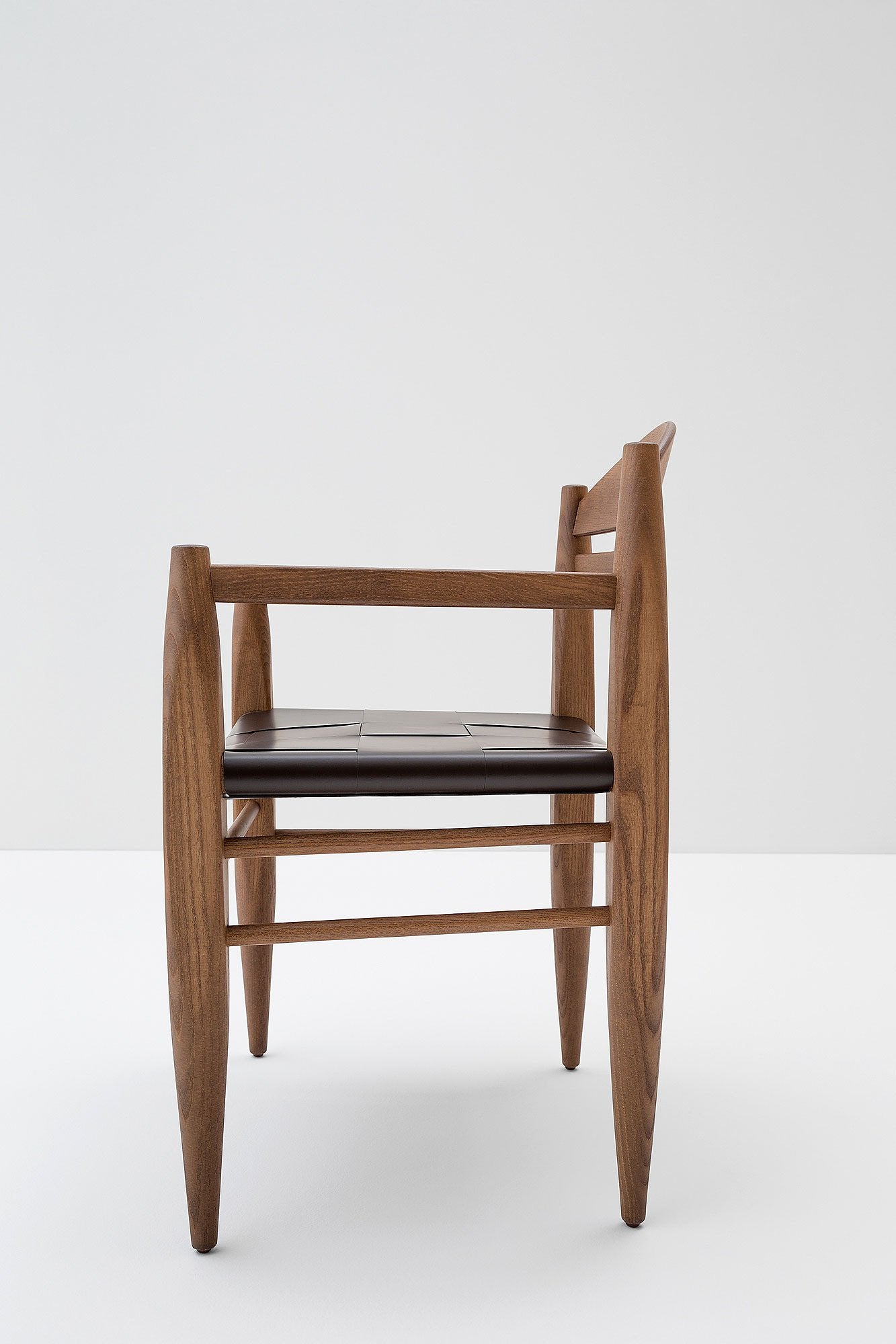 Vincent V.G. 441 Armchair