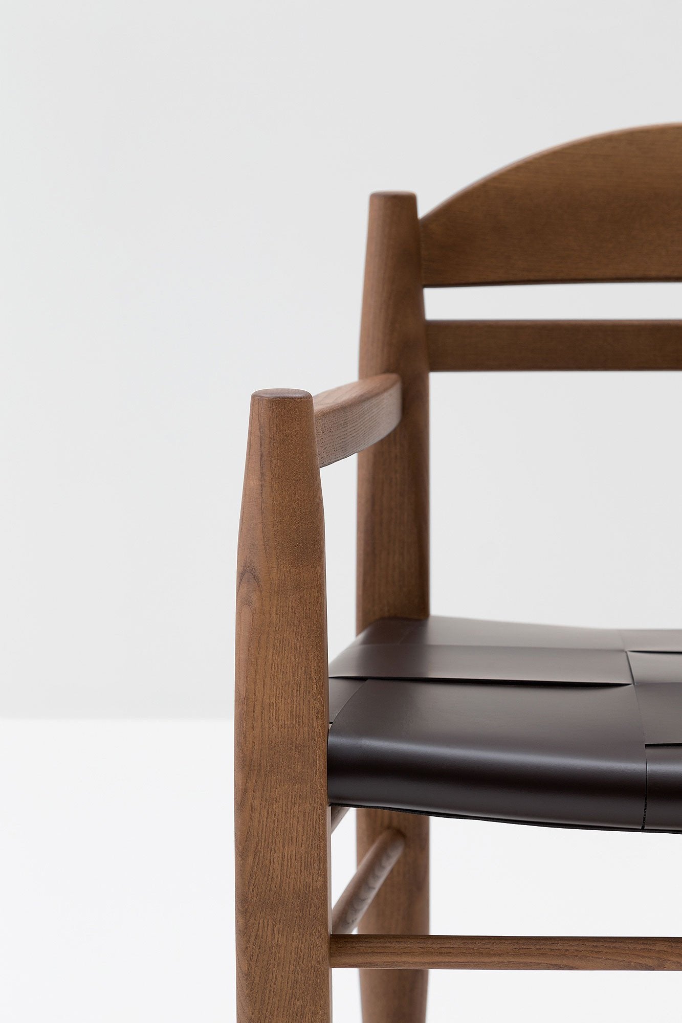 Vincent V.G. 441 Armchair