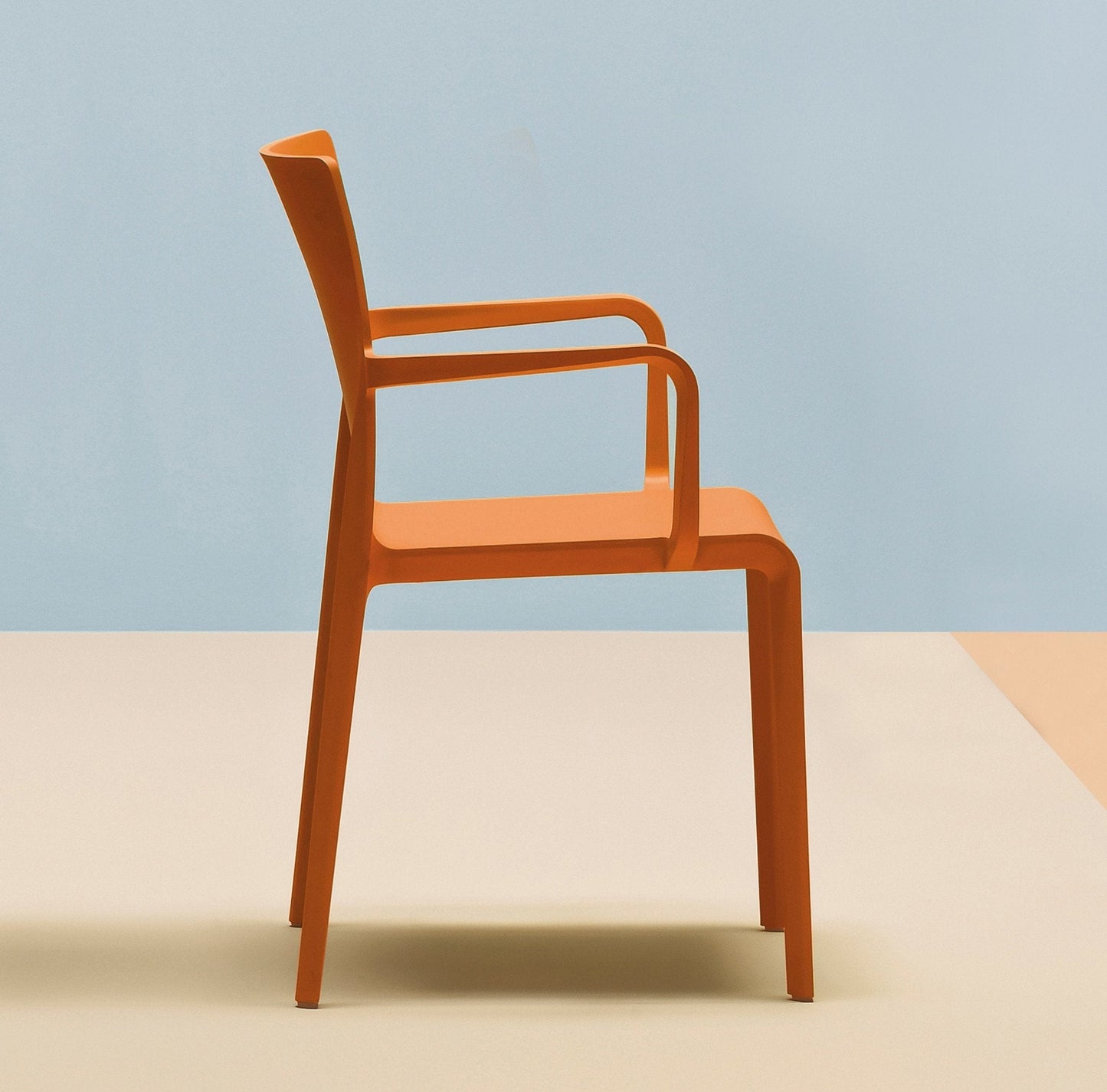 Volt HB 674 Armchair