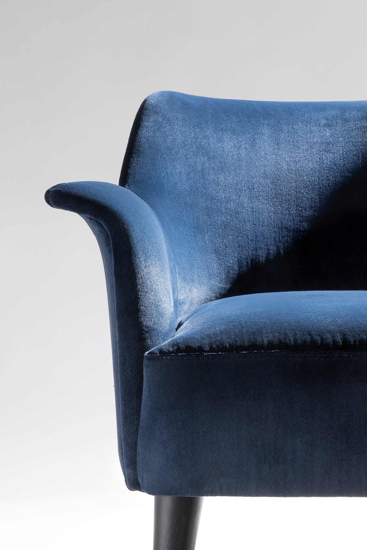 Wings 076 P Lounge Chair-Contract Furniture Store for hospitality, leisure & commercial projects