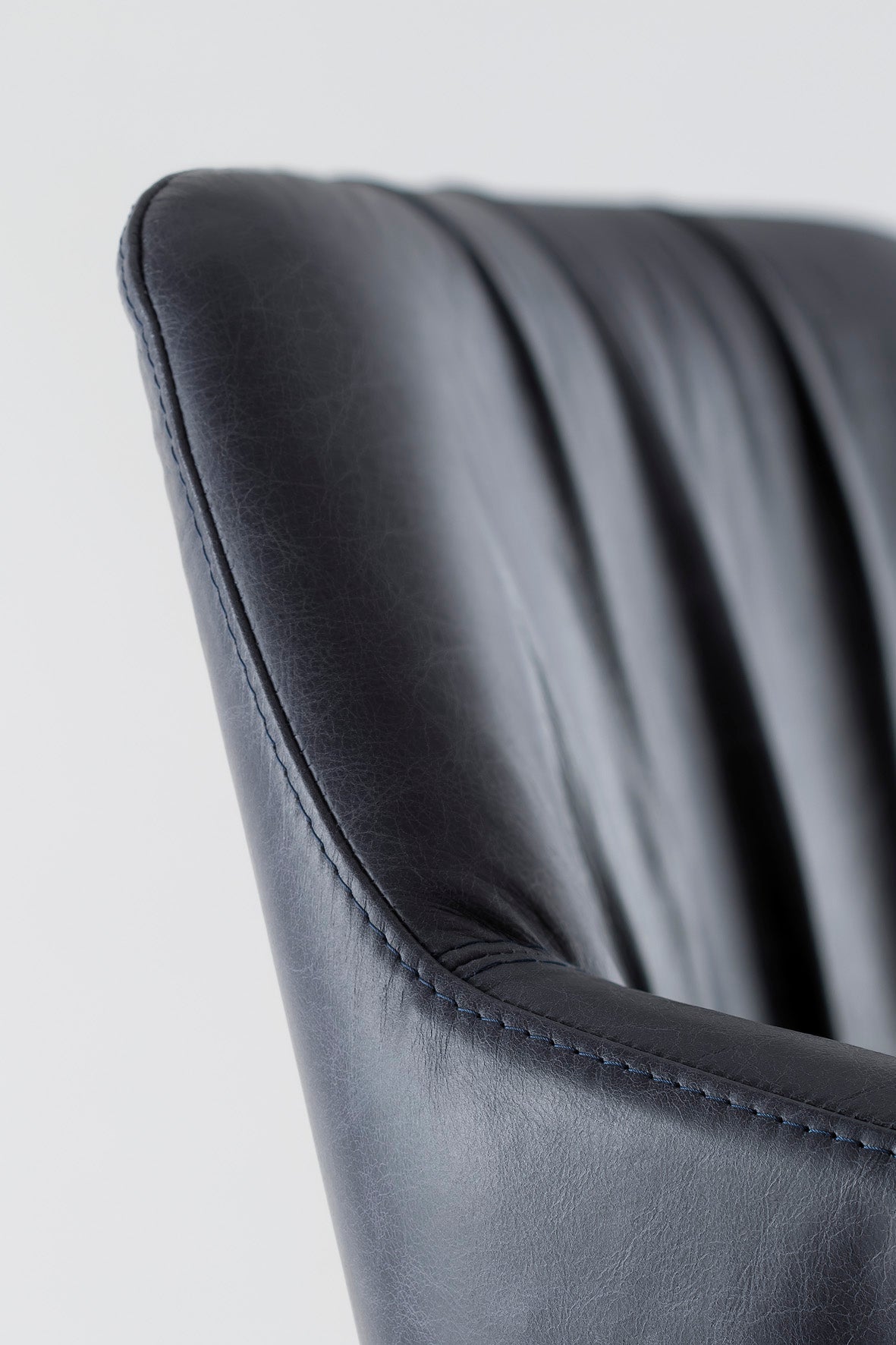 Wings 076 PO Armchair