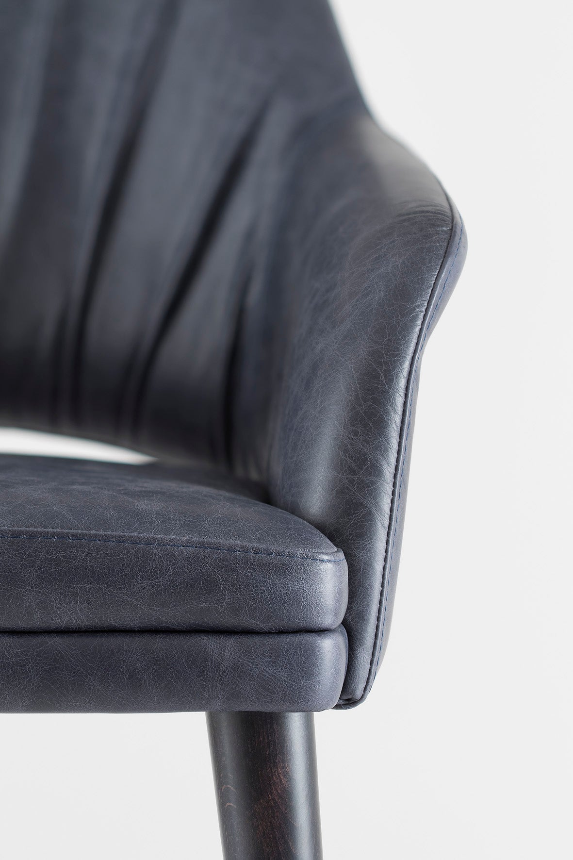 Wings 076 PO Armchair