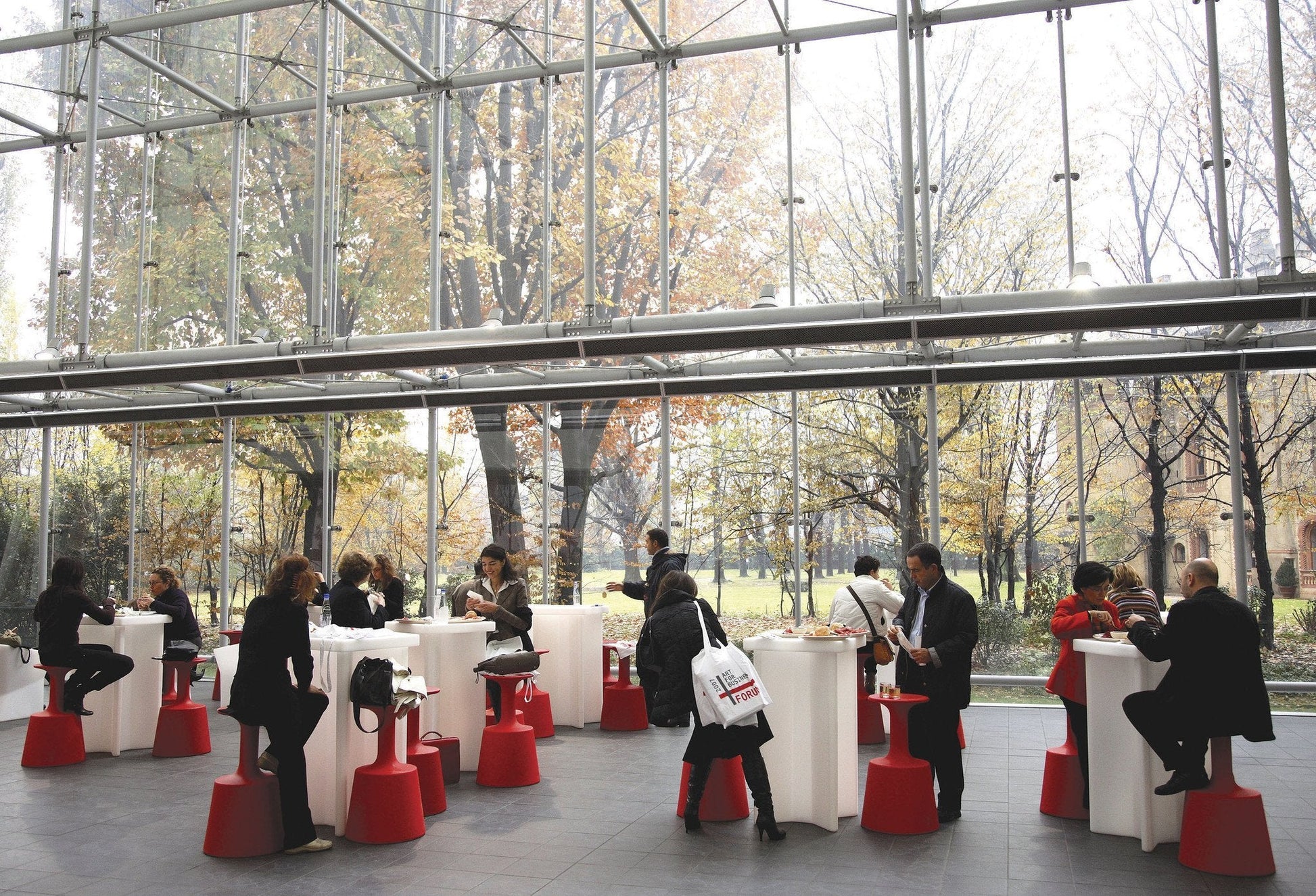 X2 Poseur Table