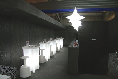 X2 Poseur Table
