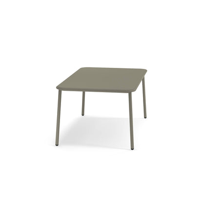 Yard 505 Dining Table