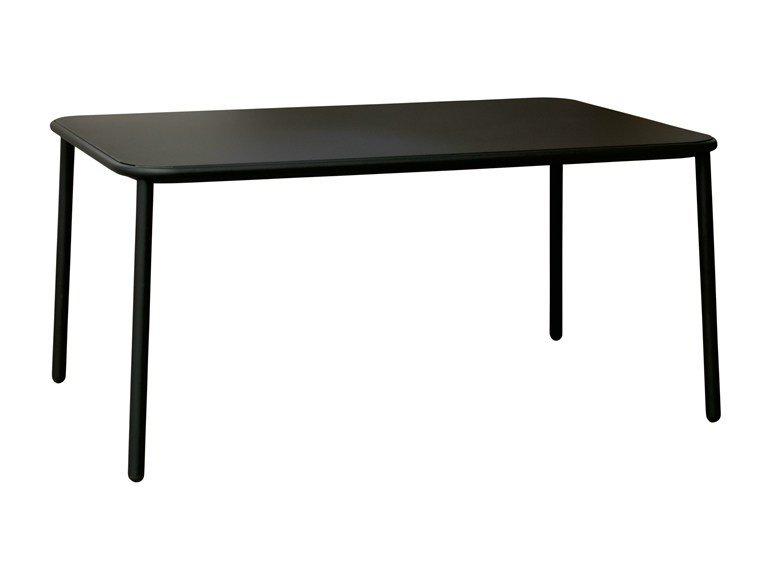 Yard 505 Dining Table