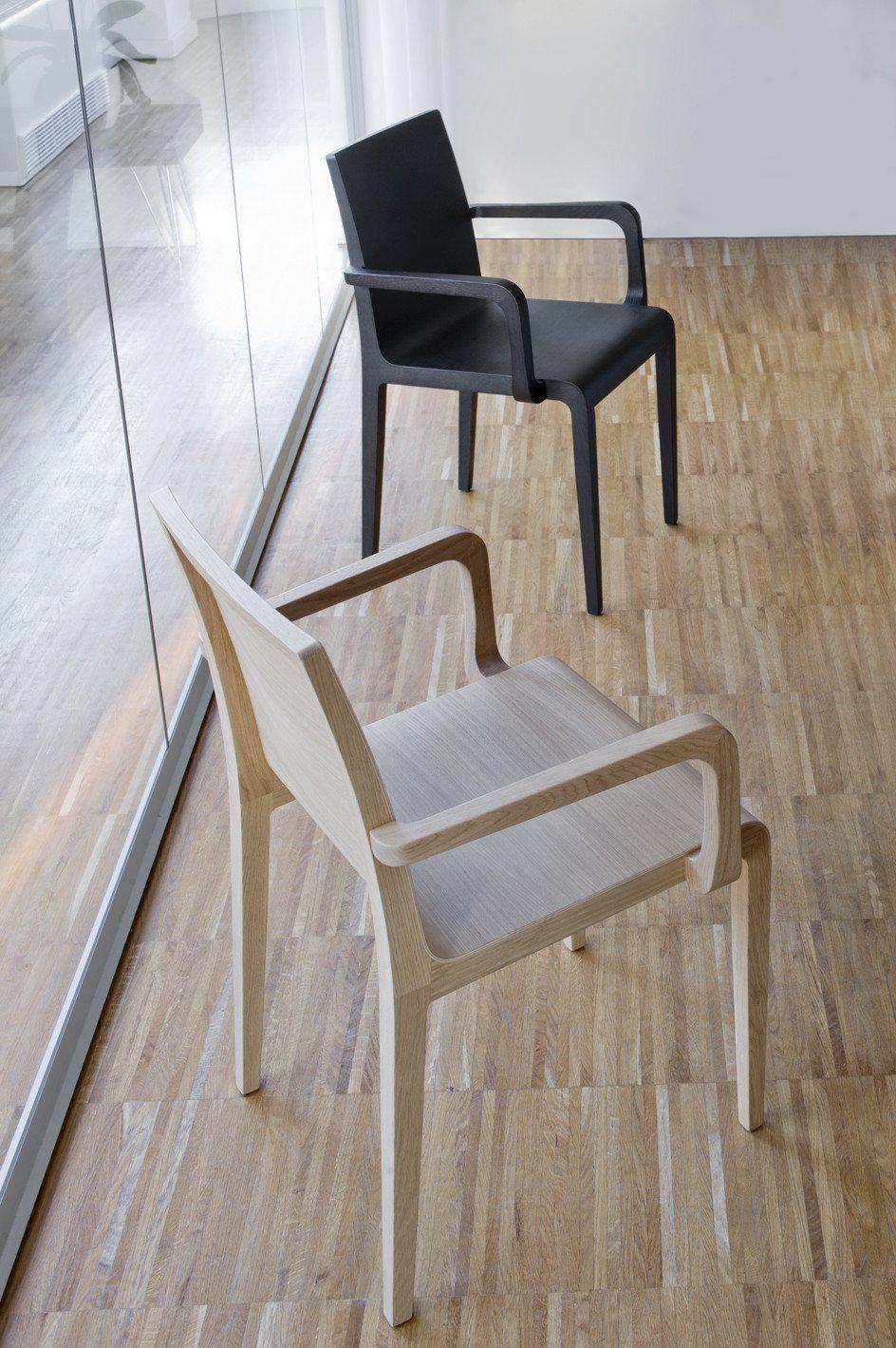 Young 425 Armchair